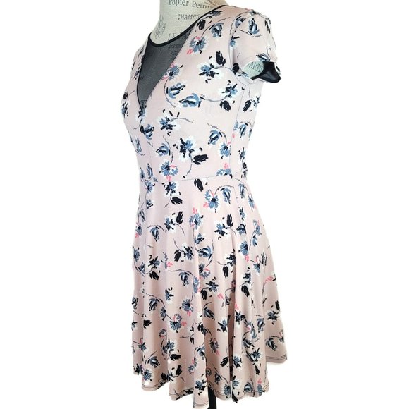 Kimchi Blue Pink Floral V-Neck Dress with Black Mesh - Picture 4 of 9